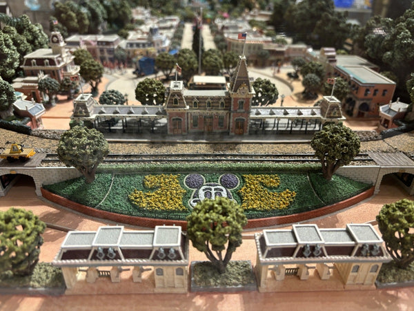 Disneyland Main Street by Robert Olszewski